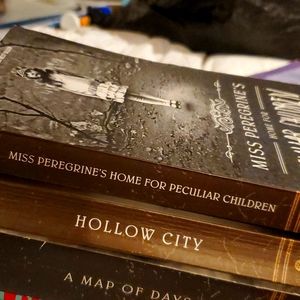Miss peregrine's  peculiar children books
